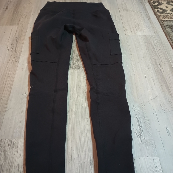 Alo Yoga - Picture 5 of 9